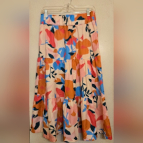 Dresses & Skirts - 🌺Colorful Floral Midi Skirt NWOT